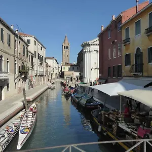 Sestiere Dorsoduro Venezia, A Due Passi Dal Ponte Dei Pugni , Venice Italy
