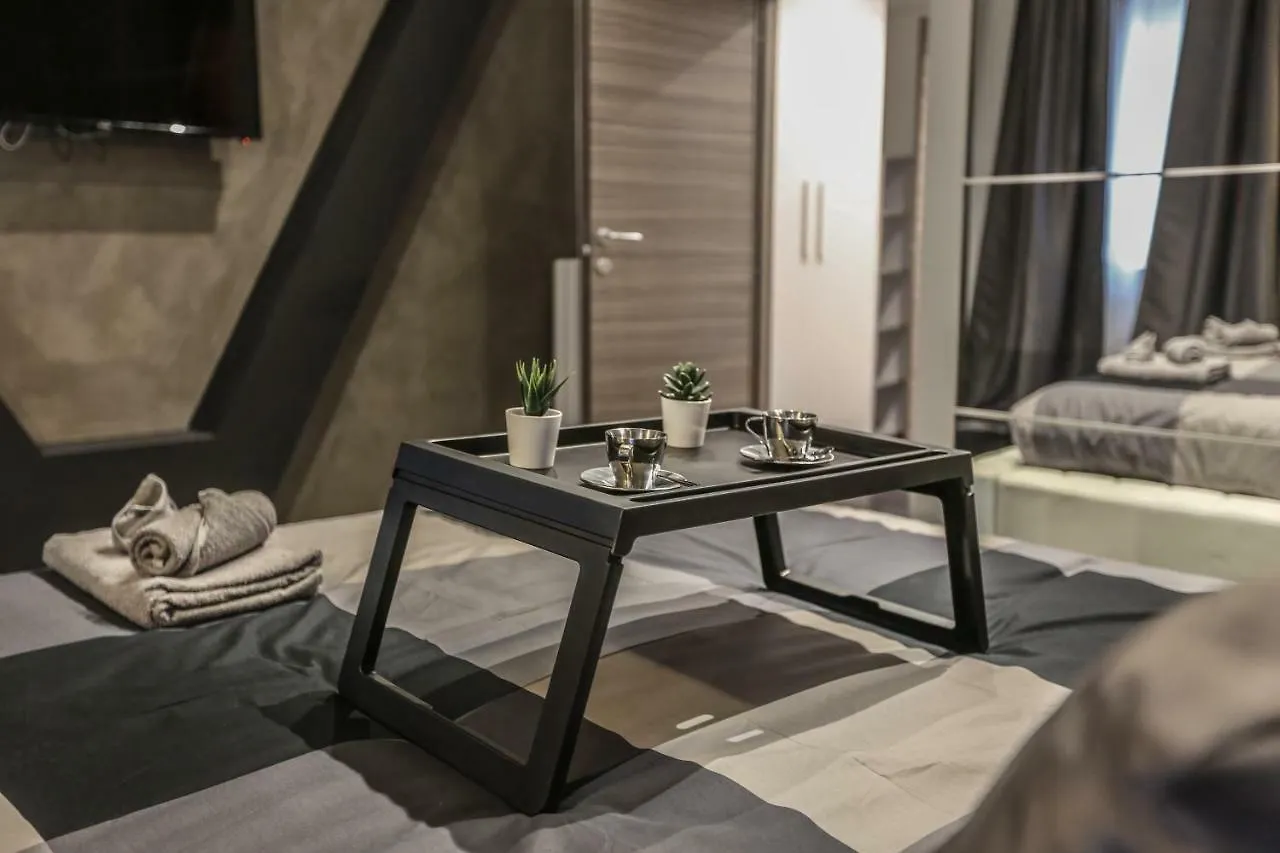 Stylish Apartment Near Duomo Milan