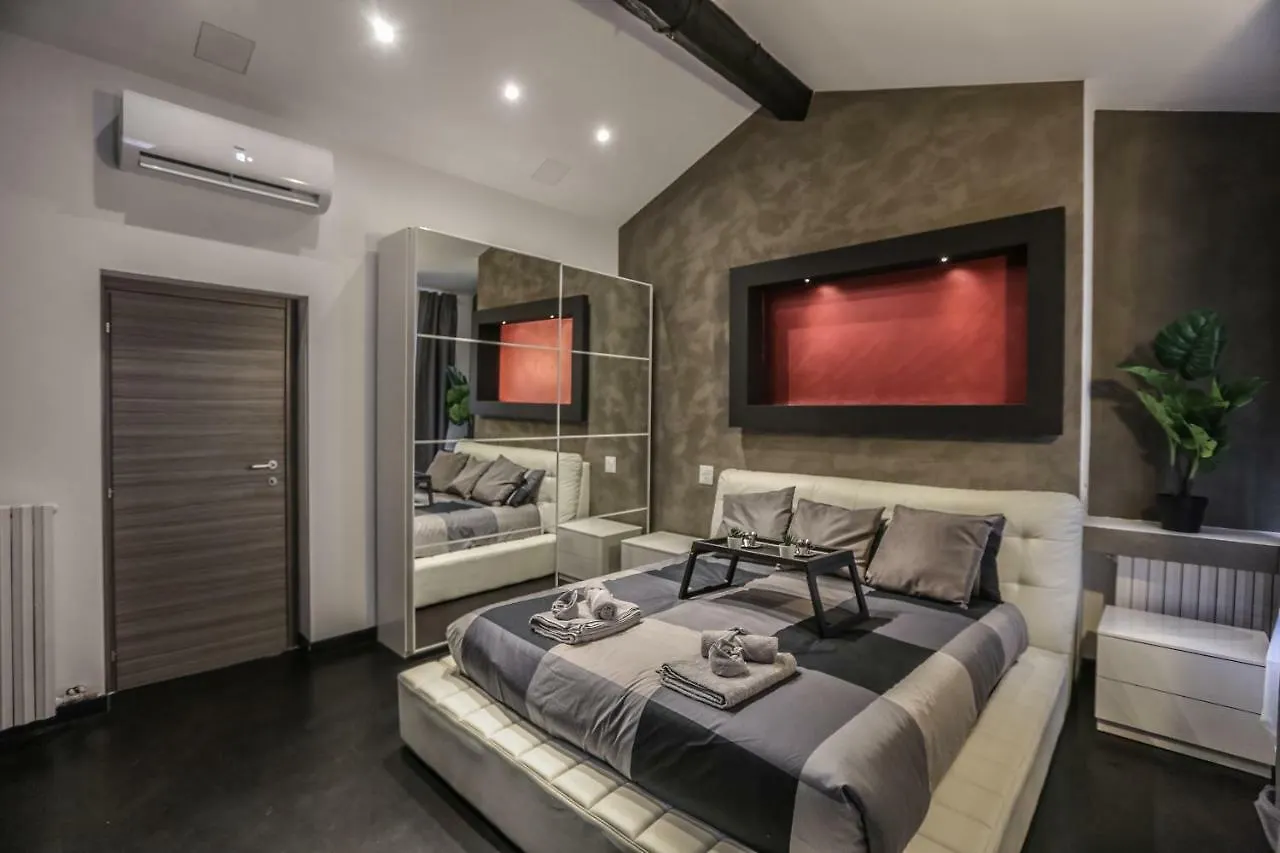Stylish Apartment Near Duomo Milan