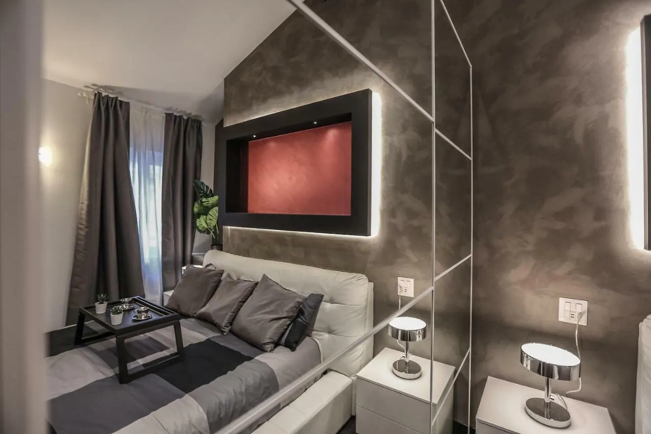 Stylish Apartment Near Duomo Milan